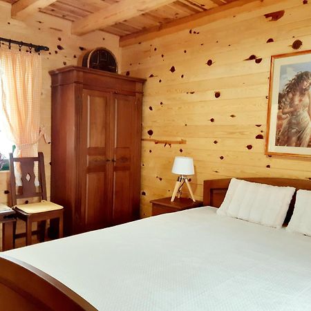 El Paso City, Zlatibor - Unique Wooden Cottages, Treehouse, Wild West Rooms, Accommodation 1-6 People Εξωτερικό φωτογραφία