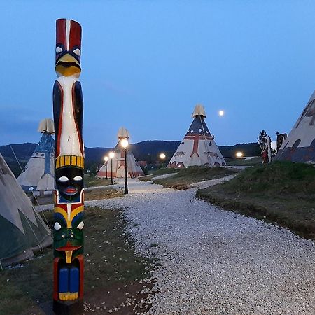 El Paso City, Zlatibor - Unique Wooden Cottages, Treehouse, Wild West Rooms, Accommodation 1-6 People Εξωτερικό φωτογραφία