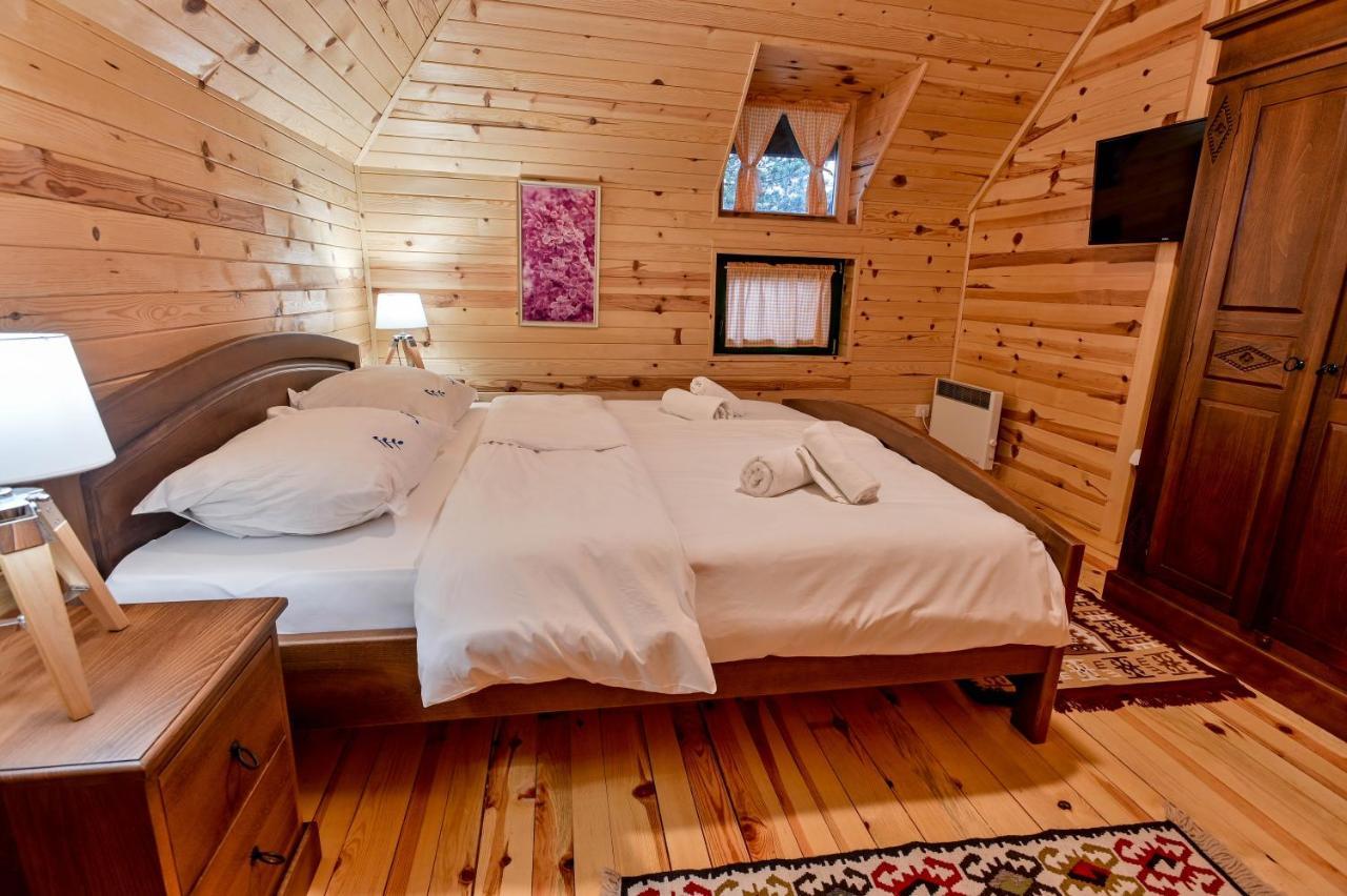 El Paso City, Zlatibor - Unique Wooden Cottages, Treehouse, Wild West Rooms, Accommodation 1-6 People Εξωτερικό φωτογραφία