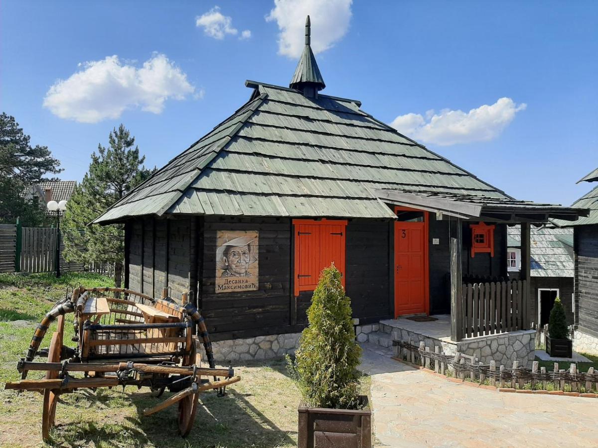El Paso City, Zlatibor - Unique Wooden Cottages, Treehouse, Wild West Rooms, Accommodation 1-6 People Εξωτερικό φωτογραφία