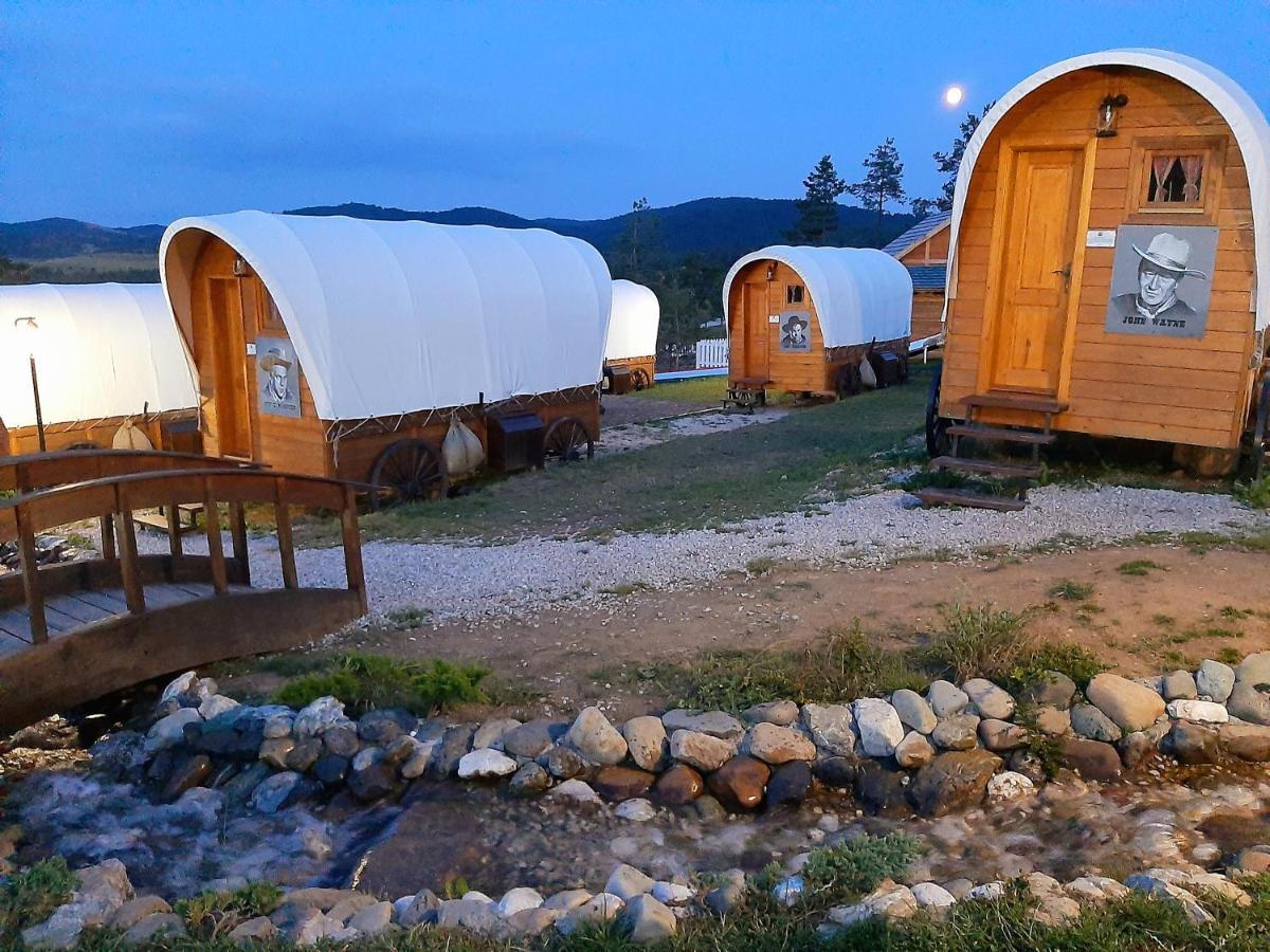 El Paso City, Zlatibor - Unique Wooden Cottages, Treehouse, Wild West Rooms, Accommodation 1-6 People Εξωτερικό φωτογραφία