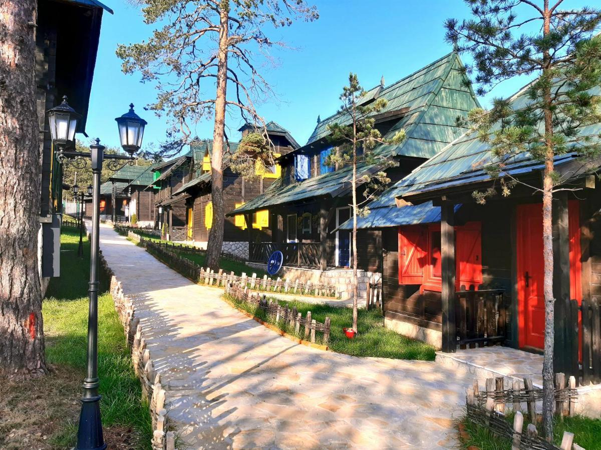 El Paso City, Zlatibor - Unique Wooden Cottages, Treehouse, Wild West Rooms, Accommodation 1-6 People Εξωτερικό φωτογραφία