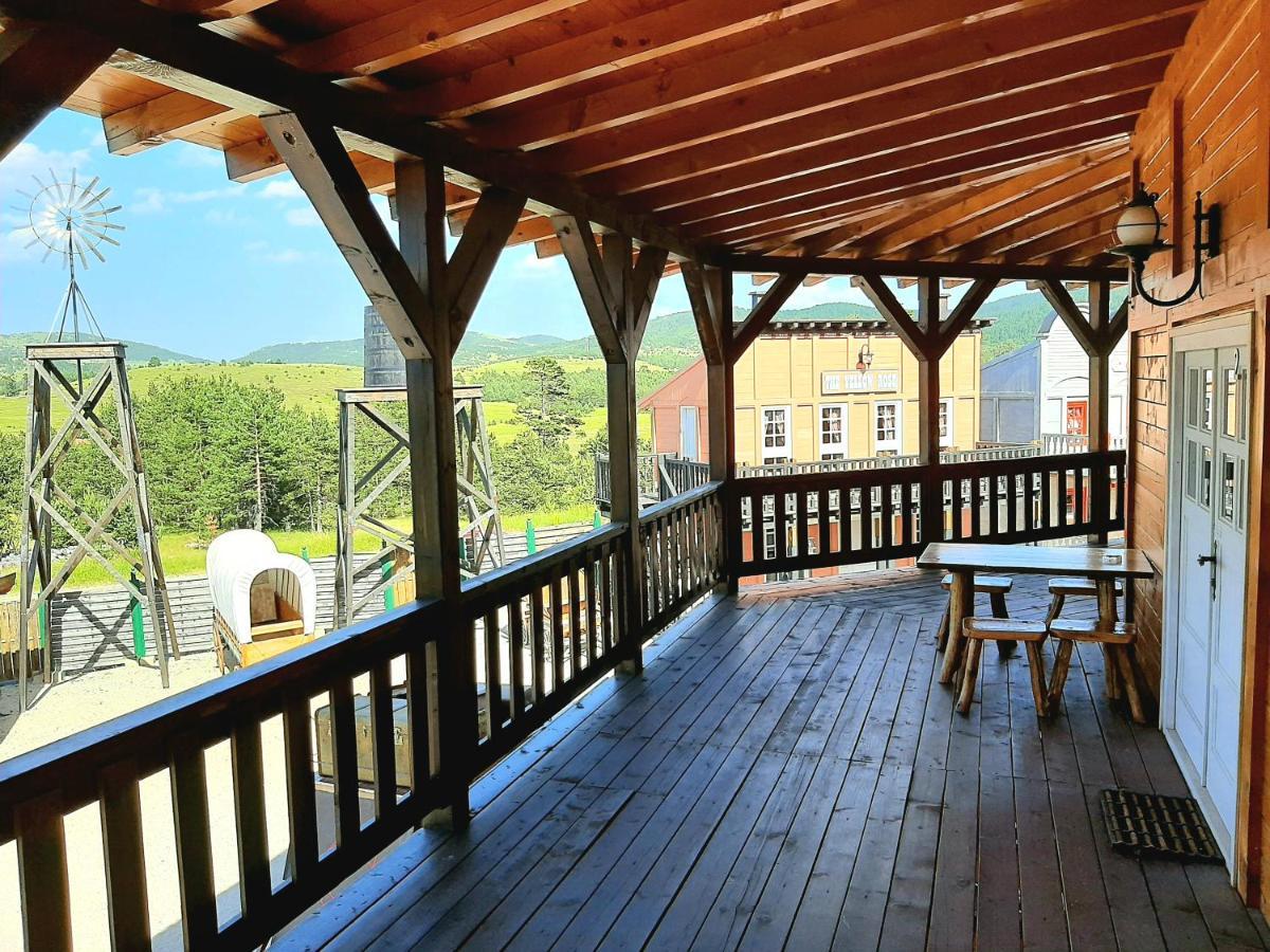 El Paso City, Zlatibor - Unique Wooden Cottages, Treehouse, Wild West Rooms, Accommodation 1-6 People Εξωτερικό φωτογραφία