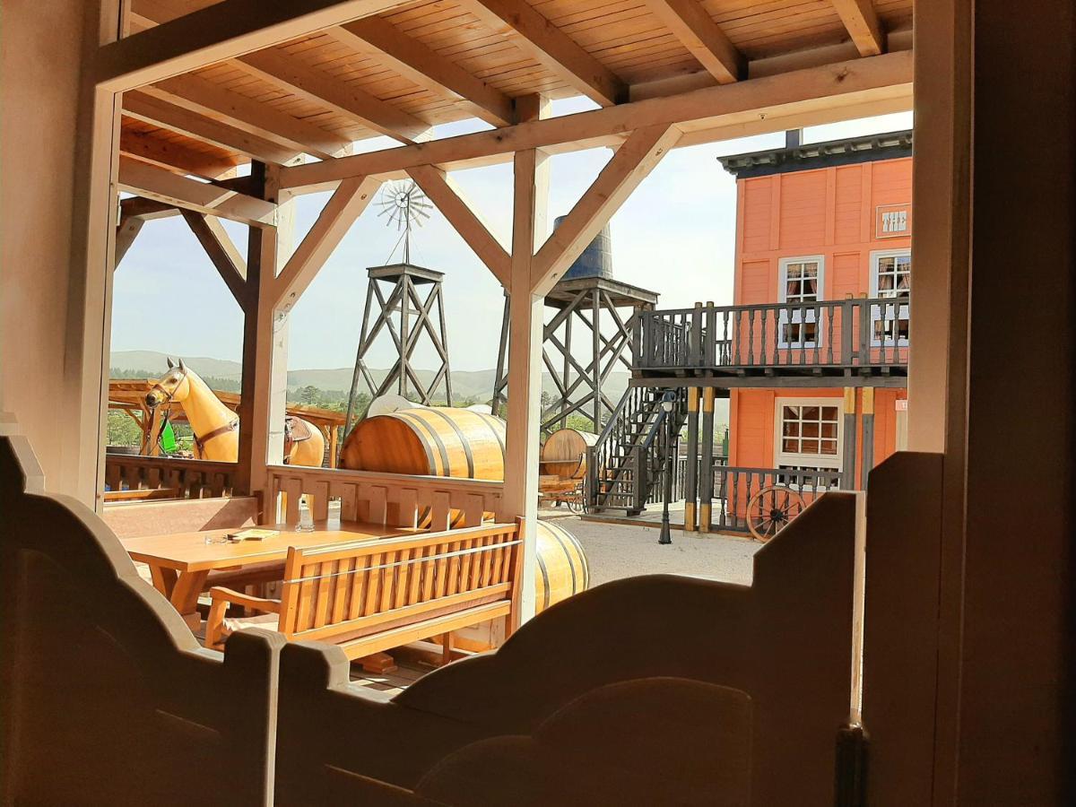 El Paso City, Zlatibor - Unique Wooden Cottages, Treehouse, Wild West Rooms, Accommodation 1-6 People Εξωτερικό φωτογραφία