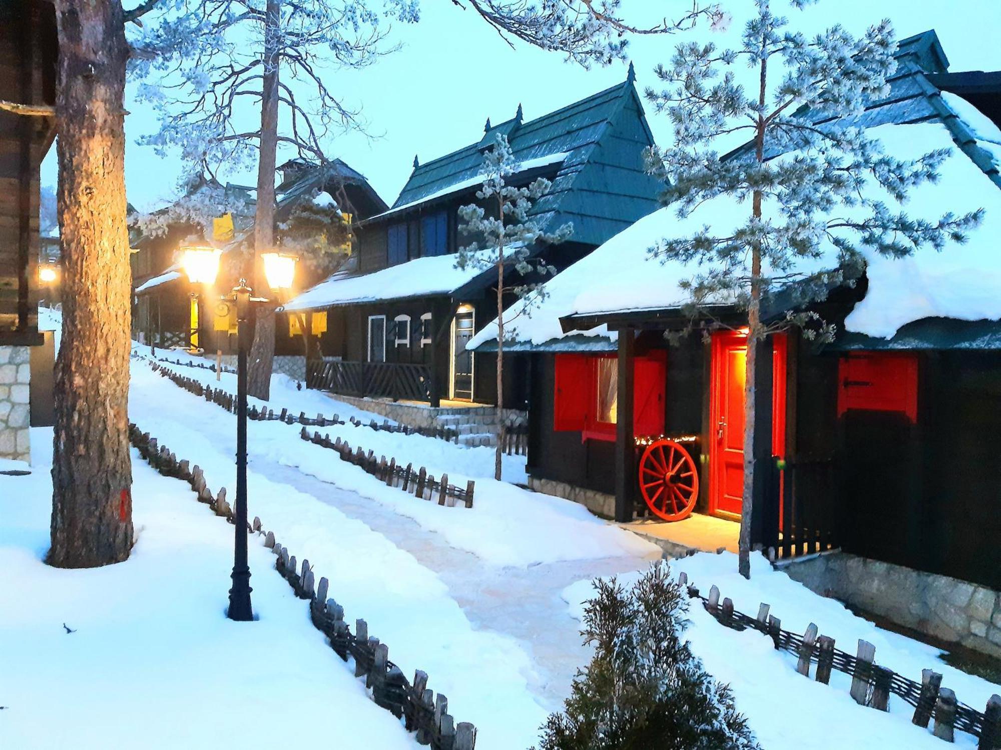 El Paso City, Zlatibor - Unique Wooden Cottages, Treehouse, Wild West Rooms, Accommodation 1-6 People Εξωτερικό φωτογραφία