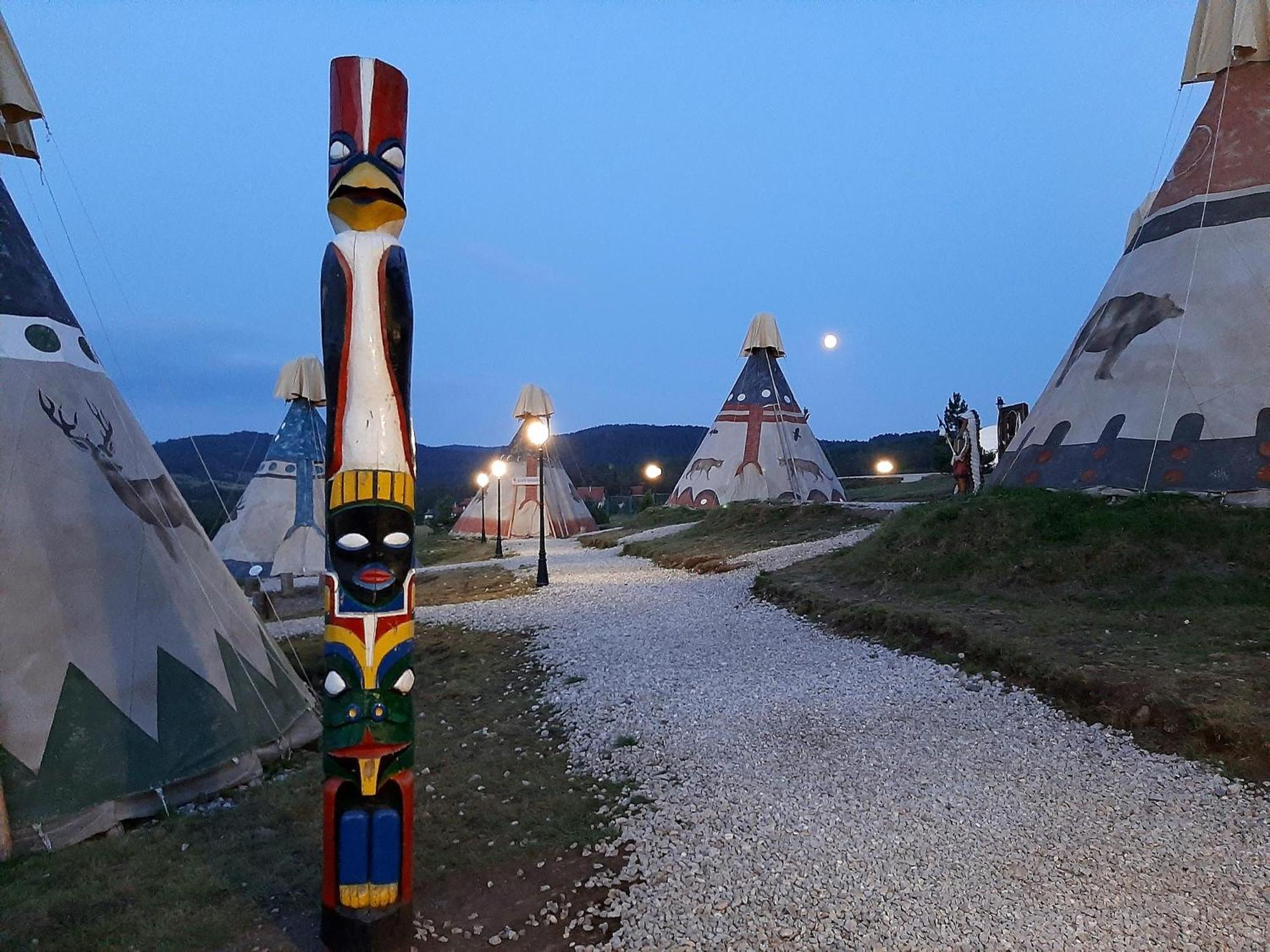 El Paso City, Zlatibor - Unique Wooden Cottages, Treehouse, Wild West Rooms, Accommodation 1-6 People Εξωτερικό φωτογραφία